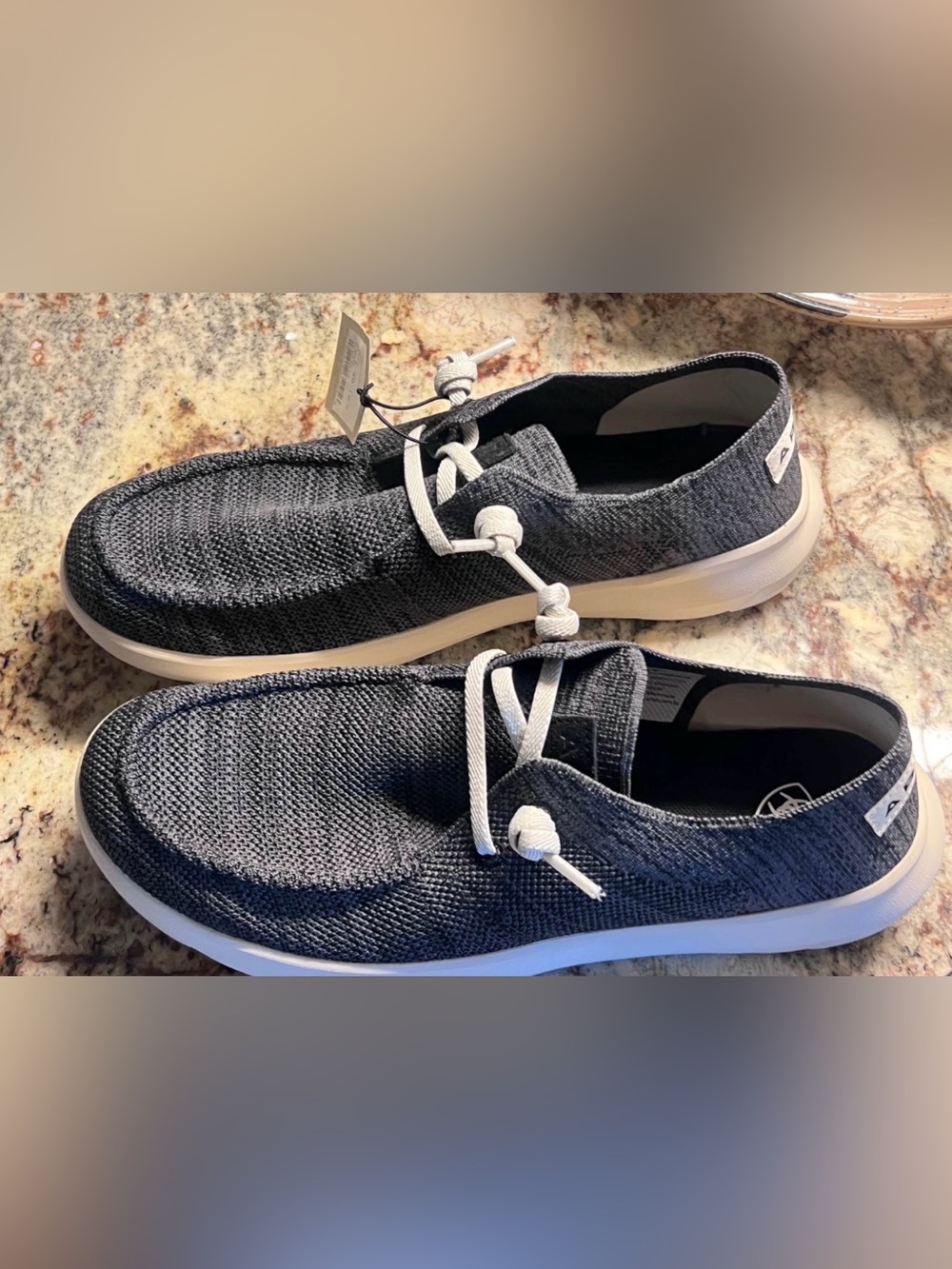 Ladies Size 9-Ariat Hilo shoes in blue- new with tags - Picture 3 of 6